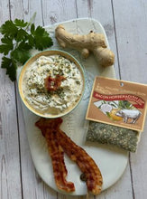 Load image into Gallery viewer, Halladay&#39;s Harvest Barn Bacon Horseradish Dip
